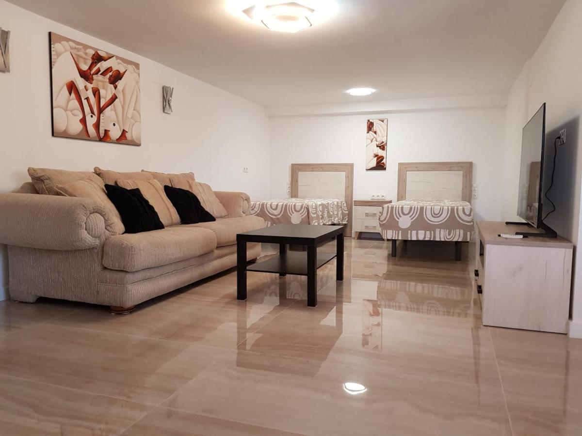 Deluxe Studio Athos 50 Mp Garden Patio Benalmadena Golf & Beach Bagian luar foto