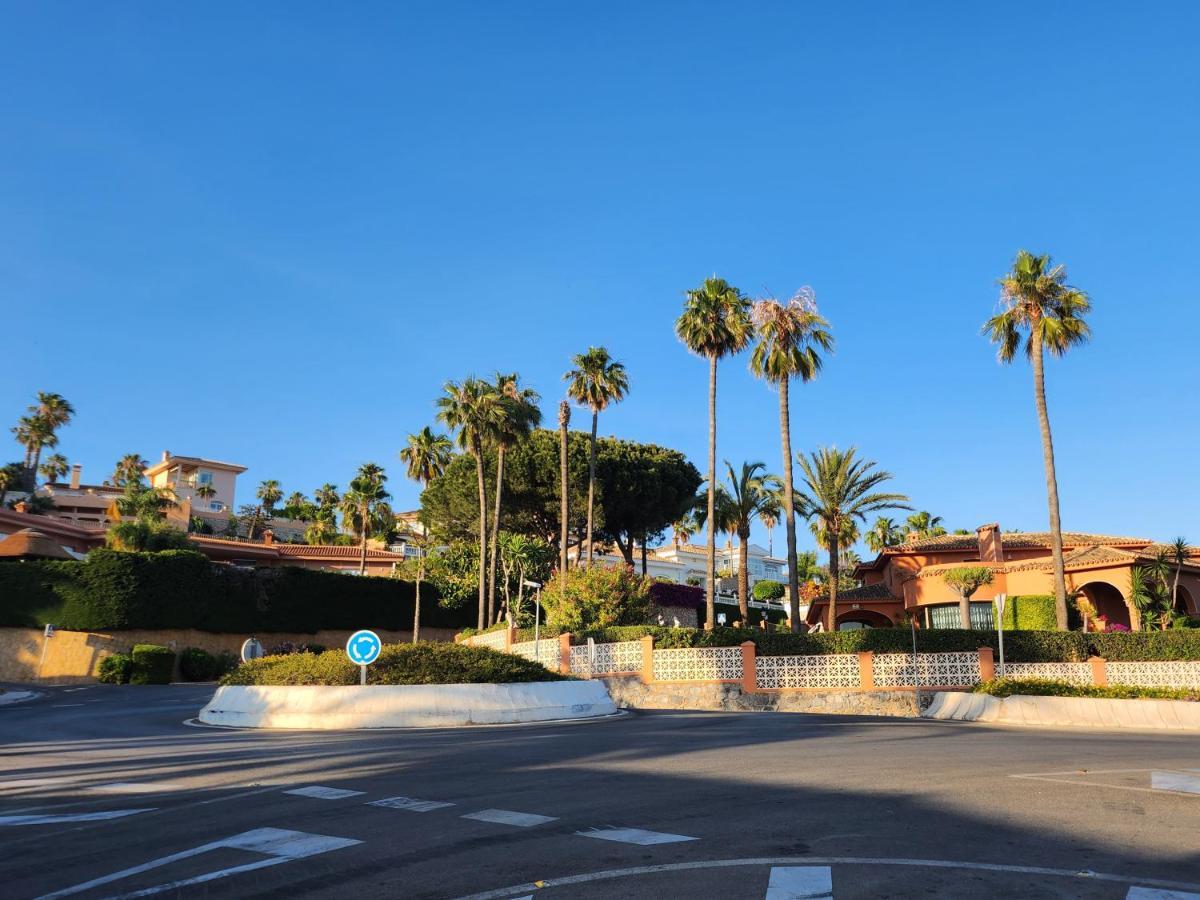 Deluxe Studio Athos 50 Mp Garden Patio Benalmadena Golf & Beach Bagian luar foto